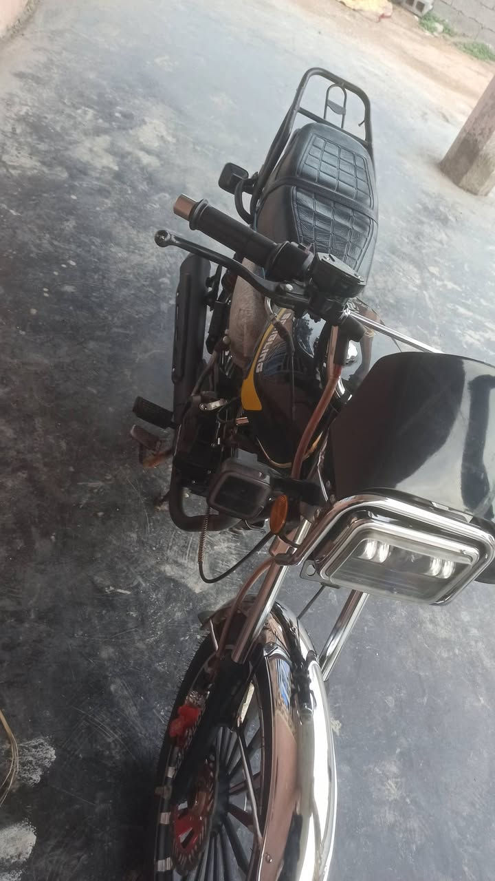 سلام عليكم دراجه سونك موديل 26 بعده زيرو 
مابيه أي نقص مكاني بغداد ابو غريب قرب شعله سعر 850 بيه مجال حك جيه هاذه رقمي بي وتساب *********** شراي بي خير ودلل
