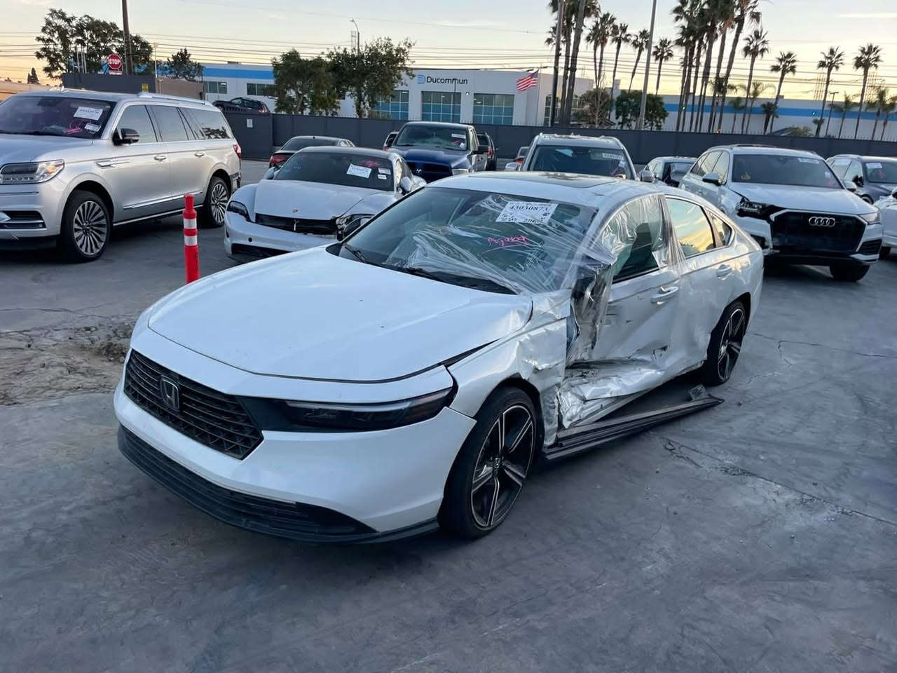 سلام عليكم🙋🏼
الي يحب يضيفني على صفحاتي مختص بيع سيارات الوارد والخليجي  و مزاد وتعقيب تصليح تجاره قطع الغيار والادوات 
📍 تيك توك: محمد ذيب لتجاره سيارات
📍 فيس بوك : محمد ذيب هوندا
📍 مكاني بغداد العامريه
📍 عنوان الشركة والمزاد بغداد المنصور 
تقاطع سيد الحليب
🚘✌🏻
 ١-نوع السياره:هوندا اكورد هايبرد سبورت
٢-موديل:2025
٣-فئة السياره؛Sbort
٤-حجم المحرك:2000
٥-المسافه المقطوعه:35000mi
 ٦-الضرر  السياره:حسب ما موضح في صوره الشحن
٧-موقع السياره:عمان الحره
 ٨-رقم الوحة: فحص
٩-سعر الكلي للسياره:148$  سعر نهاىي
١٠-شرح اضافي للسياره : سياره فاتوره مزاد + اجور نقل من امريكا الى عمان  ما محملة ولا سنت غير هذا سعر
للاستفسار مراسله الصفحة  او على واتساب
***********
