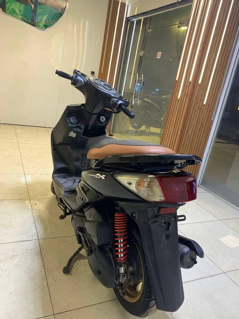 السلام عليكم دراجه سكنس للبيع الدراجه كلش حلوه مكينه ناعمه مثل ماتشوف بعينك كلش حلوه بيه تزويد من الشركه كلج امامي شلعه شك بلكاع الدراجه كامله مكمله جيب فيتر وفحص على راحتك بعده جديده وآلله ومراوس عادي السعر 800 وبيه مجال العنوان الامين الثانيه رقم الهاتف *********** بيك خير وتدلل
