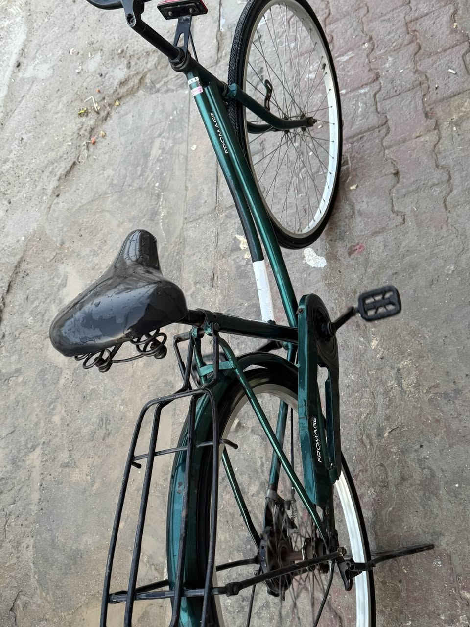 بيسكل بناتي الحجم 26 نضيف /العنوان ميسان حي الخليج/السعر 85 وبي مجال اي ستفسار خاص /


**إذا كنت صاحب هذا الإعلان وتريد حذفه لأي سبب، رجاءا أرسل رسالة إلى الدعم الفني**