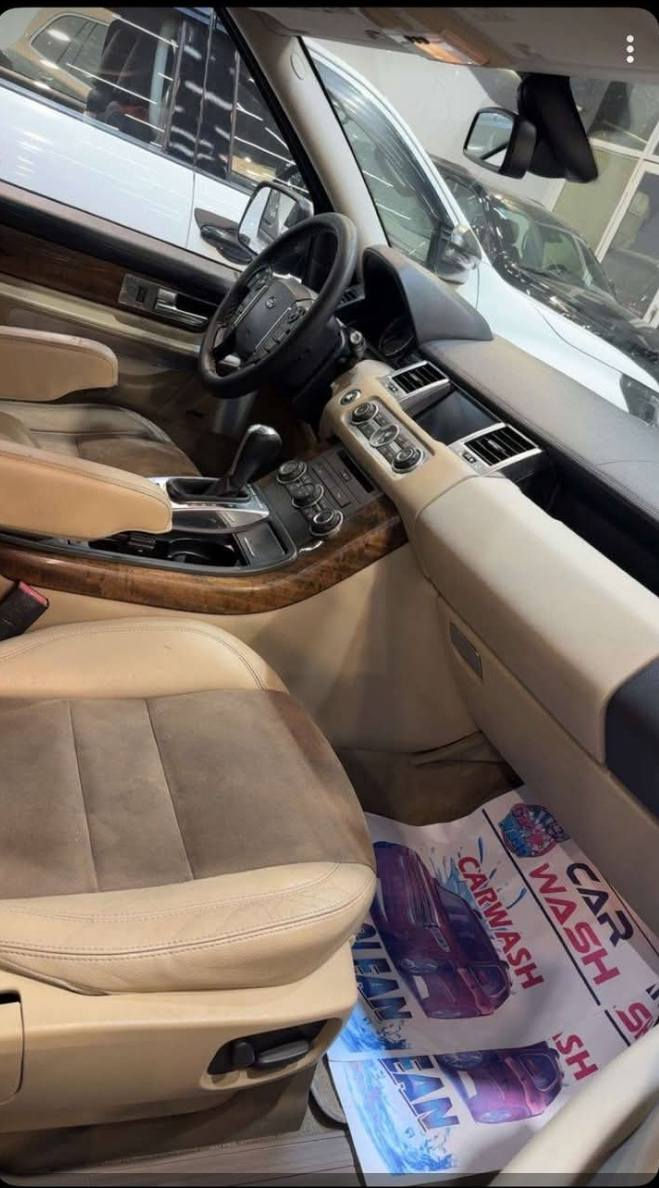 السلام عليكم للبيع او مراوس رانج موديل 2012 موصفات HSE المكينه المرغوبه بدون سوبر داخل جلد وكنتاره خمس كامرات جديدة وكالة سردار بدون حادث مكفوله الاتصال على الواتساب ***********
