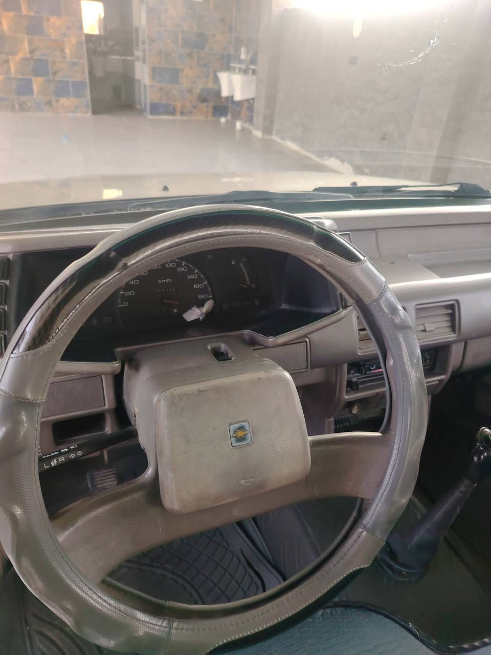 السلام عليكم ورحمة الله وبركاته للبيع سياره ازوزه موديل ١٩٩٤ خمسه جنكال معامله R  الماني تحويل سياره حلوه واقتصاديه بمصرف البانزين بشكل مو طبيعي تخم تاير  جاهزه بكل التفاصيل كهربائيات رقم صلاح الدين السعر ٦٠ ورقه وبيها مجال الموقع صلاح الدين الضلوعيه الجبور للاستفسار ***********
