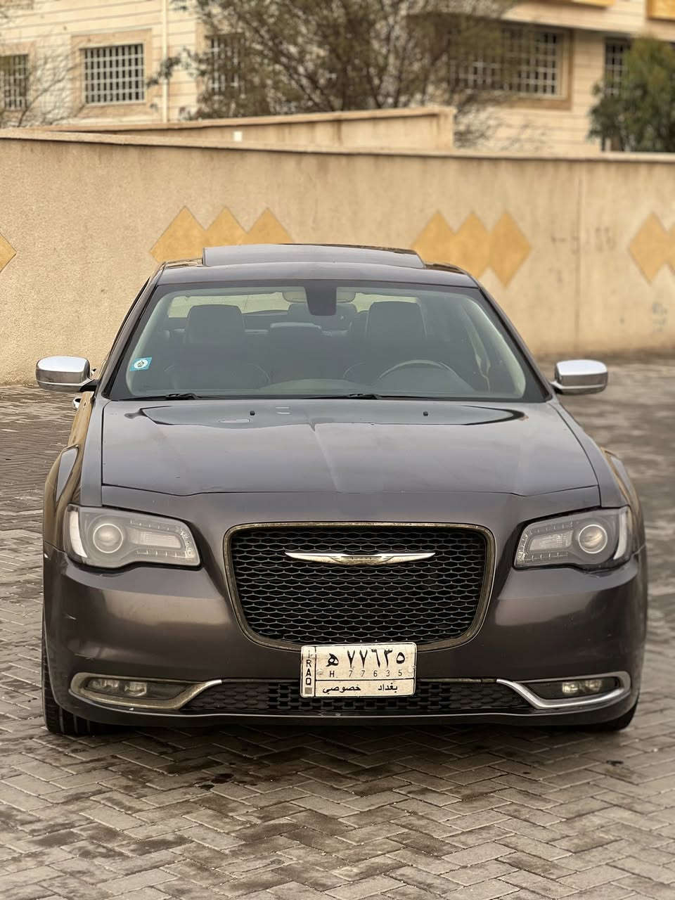 كرايسلر C300 2016
-السياره حره 
-وارد كندي 
-ايرباك سليم الضرر فقط تبديل جاملخ
_بانوراما
-دخول ذكي
-تشغيل عن بعد
-حجم الويل 20 +تخم تاير جديد
-كشنات كهربائية 
-تدفئه وتبريد شكنات+ستيرن
-برده كهربائيه خلفيه
-لايت زينون
-رقم السياره بغداد 
-مكان السياره بصره 
-متواجد ع رقم ***********
