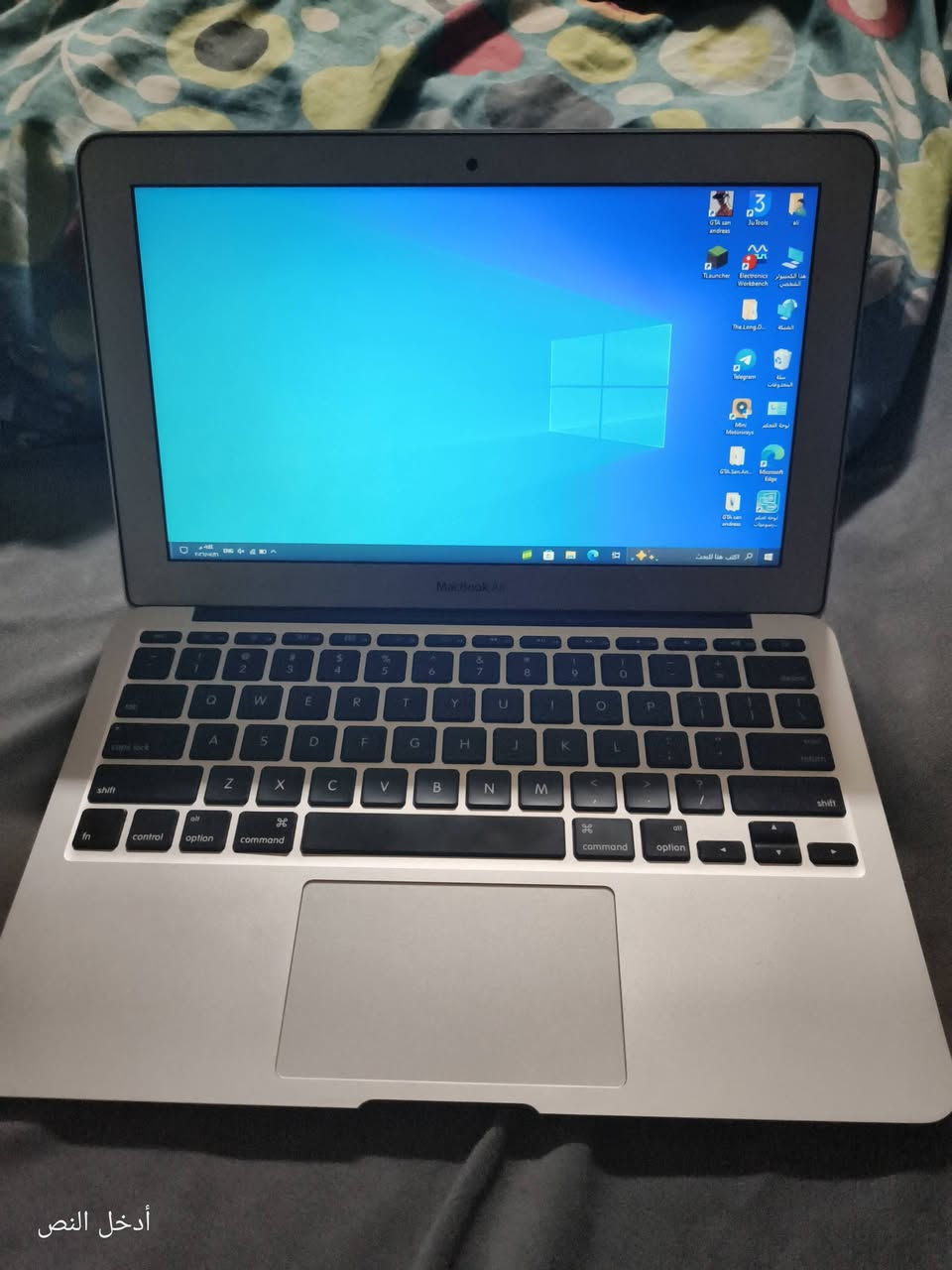 السلام عليكم

حاسوب أبل MAC BOOK 2015 ( 11inc) 

معالج core I5 جيل خامس

رام 4 GB

هارد 128 SSD قابل زياده إلى 512

نموذج Air

حاسوب بطاريته جديده تدوم 3 ساعات متواصله 

نظامين 
1- ويندوز 10 pro مدى حياه
2-نظام ابل 

شاحنه نظيفه وطول مترين

جهاز نظافته 100% 
سعره 200 ألف دينار عراقي وقابل تفاوض بسيط

رقم تواصل ***********

