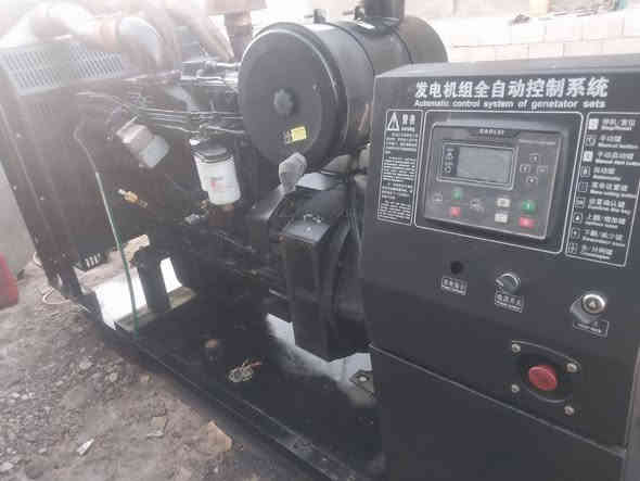 سلام عليكم عندي مولد مكينه كمنز ٢٤ ولف توليد٢٥٠ كيفي  نحاس اصلي ستفسار نتصل عله رقم ***********
