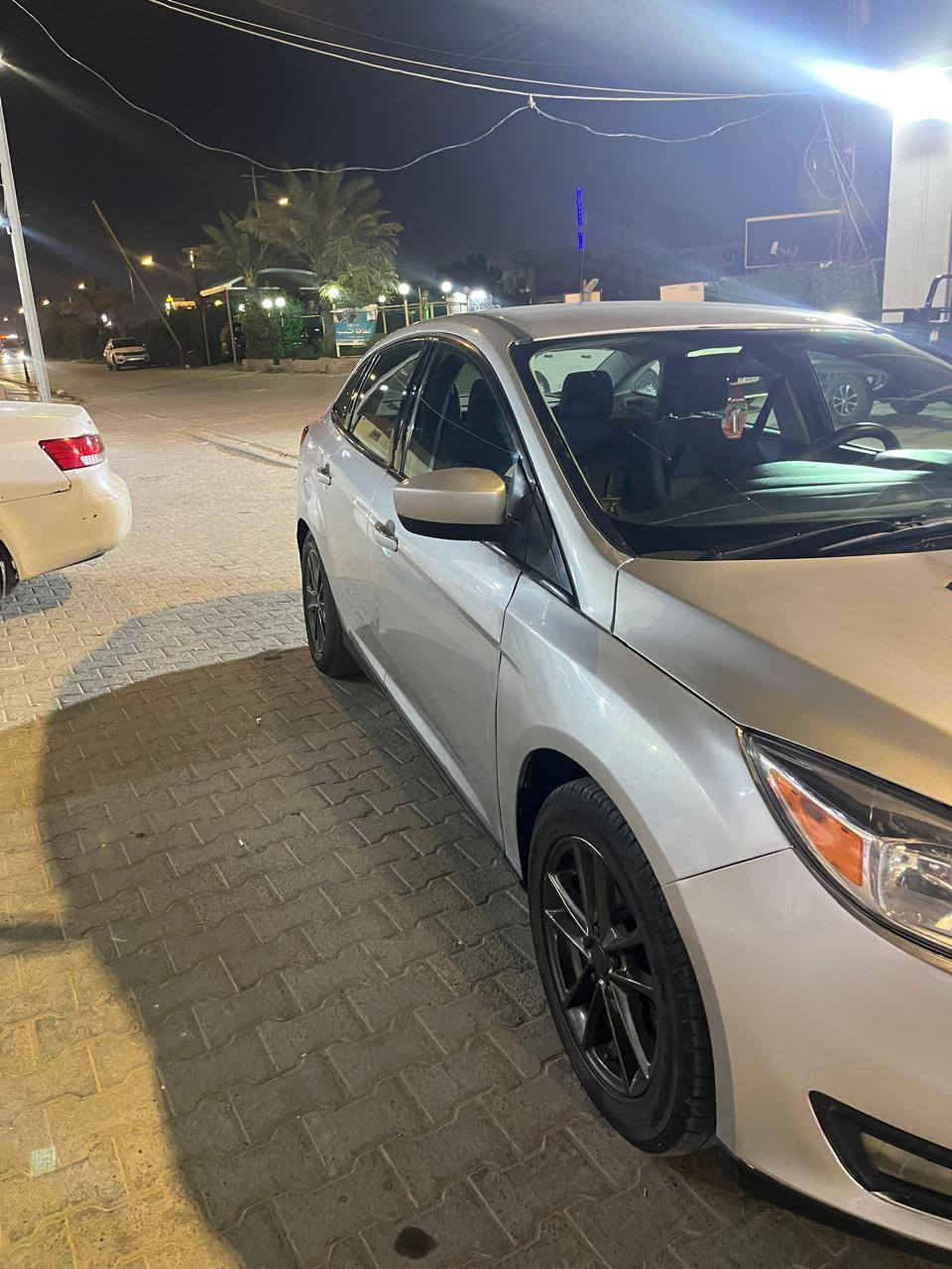 السلام عليكم احبائي الكرام
فورد فوكس 2018 محرك 2000تنفس طبيعي مكينة كير تبريد تدفئه حداديه تايرات كله مشروط سياره جاهزه مية%الله شاهد كلش حلوه واحلى من الصور بيها جاملغ فقط صبغ وبنيد بي طخه ونفسه مرجعي بدون اي صبغ  السعر 78 قفل مكانه نجف الاتصال على الرقم *********** تحياتي للجميع
