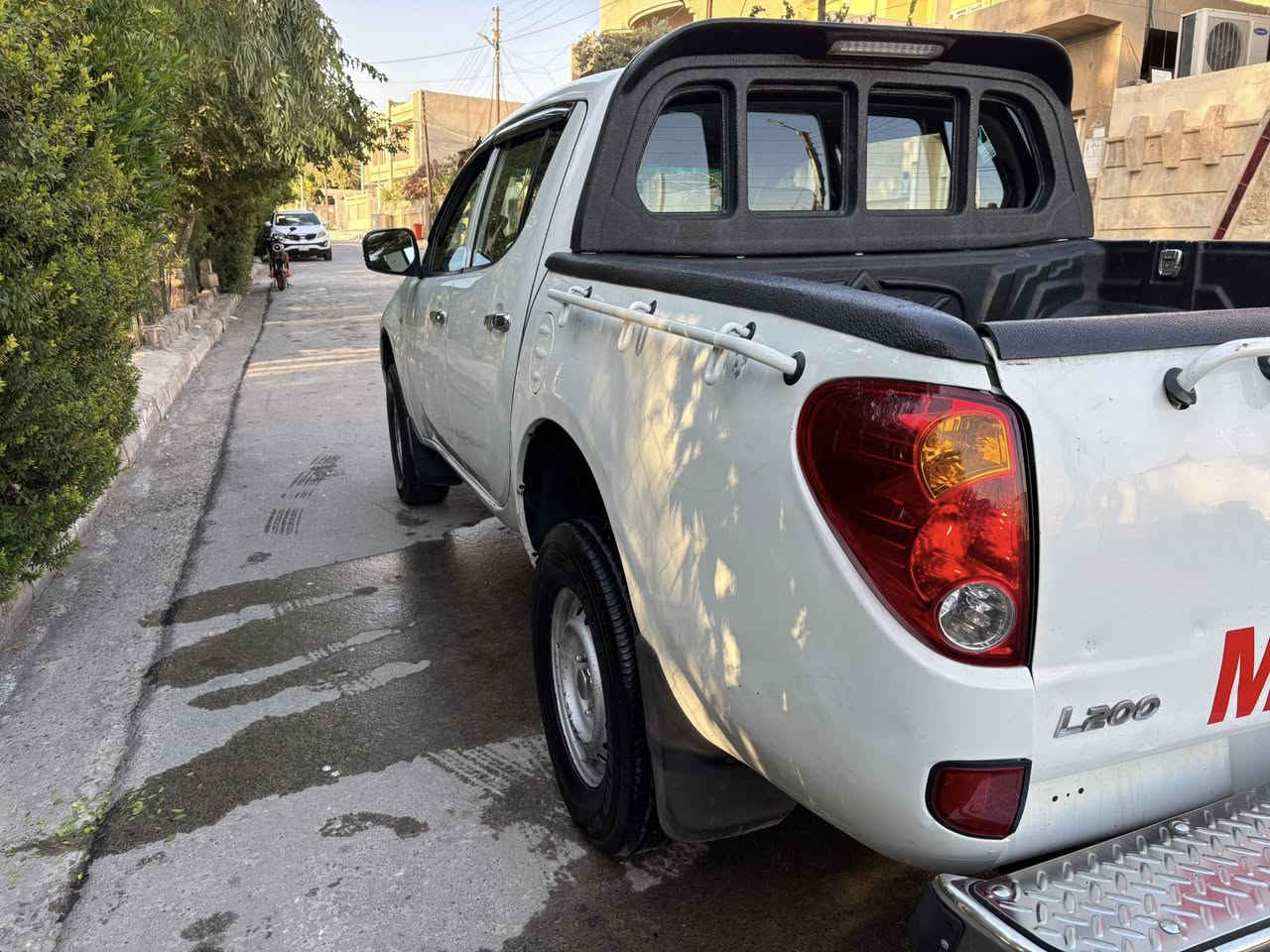 السلام عليكم 
ميتسوبيشي 4X4 L200
موديل ٢٠١٣ كاز (ديزل) ماشية ١٨٣ كم 
السيارة نظيفة جداً مكفولة من اي ضربة
شاشة كبيرة كار بلي كامرة خلفية كامرة امامية داش كم محرك بلادي تبريد شغال تدفئة تخم تاير جديد صدر جديد 
مكان السيارة بغداد الراشدية قريب على سيطرة الشعب القديمة والسيارة باسمي تحويل ثاني يوم 
للاستفسار اكثر الاتصال على الهاتف فقط  او على الواتساب واني مكلف بالنشر 
*********** 
السعر : ١٣٥$ وبيهه مجال بسيط 

                       ‼️ مكلف بالنشر الاتصال فقط ‼️
