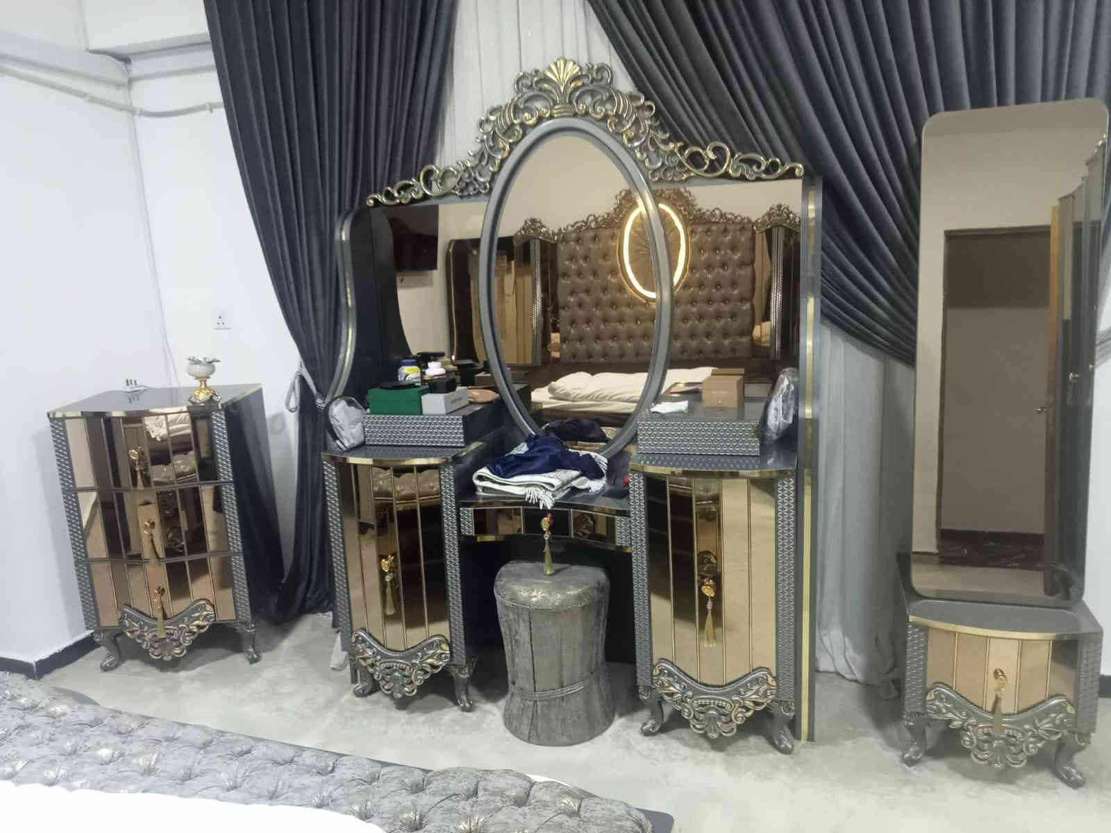 غرفه نوم  ٩  قطع 
نظيفه  جدا جدا 
#للعلم سعر  الشراء   ب    35    ورقه 
#السعر   مليونين  و  ٧٥٠  الف بي مجال 
#العنوان : بغداد - العامريه -  شقق بسكولاته 
الي يريده يتصل بالرقم 
‏‪0774 196 8336‬‏
#واتساب # واتساب # واتساب #
يرجى متابعة الصفحه ( طلب صداقه )
ليصلكم كل ماهو جديد 
نعمل لخدمتكم 
علي البابلي
