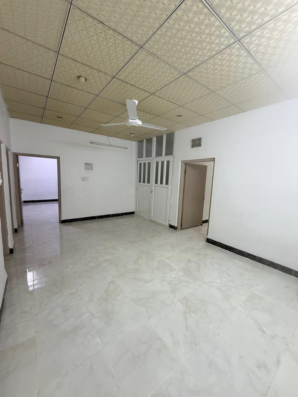 دار للإيجار 
مساحة 200 متر بناء نظيف 
الموقع الحرية 
قرب محطة الكهرباء 
استفسار 
***********
***********
