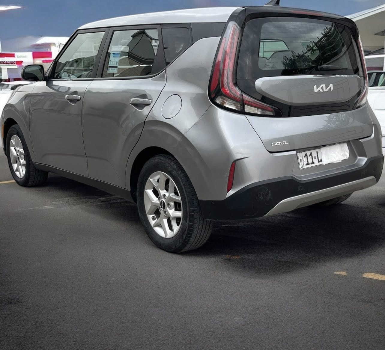 كيا صول 2023 ماماشيه 40 ماشيه محرك دوش بانزين عادي حادثه مال امريكا جاملغ و بنيد مصبوغات  سياره جاهزه مابيه كل نقص رقم بغداد السعر المطلوب 133 ورقه  مجال قليل مستعجل على البيع 
هاتف***********
