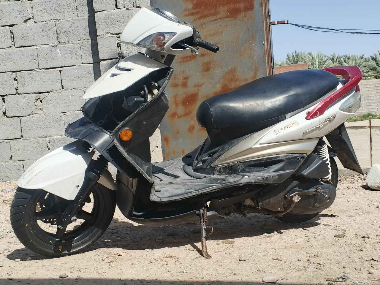 السلام عليكم 

فحل مكينه 59 مكفوله من نضوح وتبخير وخشونه وبكن واكسل شلعه ومعدل شرط فوك الـ 110 شغاله نكره سلف وهندر كهربائيات شغاله من الطول للطول اشاير يمنه يسره بكلايت خليه دبل اشاره صالنصه بوري عدل تفصال وبوشتها البلاديه موجوده نقصها بصيط بس سيم بريك ولايت ترايك وين ميعجبك السعر 350 وبيها مجال للطيبين او مراوس بعدله مال لعب او منغولي حربيه نضيفه


**إذا كنت صاحب هذا الإعلان وتريد حذفه لأي سبب، رجاءا أرسل رسالة إلى الدعم الفني**