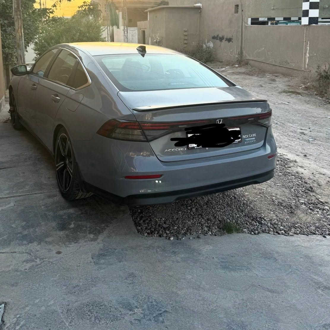 السلام عليكم اخوان عندي هوندا اكورد موديل 2024 رقم بغداد لون اسمنتي حادث كلش ماشيه 24 الف حلو و التصليح حلو للبيع اللي اريد يجي خاص وان شاءالله ما أقصر مكان السيارة  سامراء 
***********
