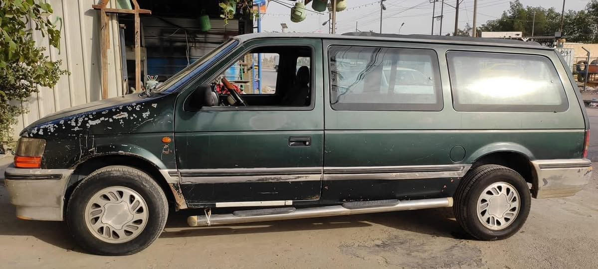 دوج كرفان ١٩٩٥ بدون صبغ بدون  بدون ضربه بلادي مكينه بلادي ٣٠٠٠  سياره حلوه حداديتهه تعبانه ورايدلهه ادامه  السعر ٤٠ وبيهه مجال 
*********** سنويه ساقطع
