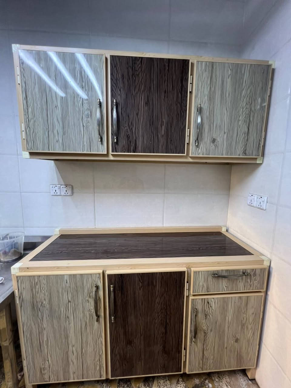 غراض مطعم للبيع ميز سل ستيل وسنك وكاونتر للاستفسار
📞 ***********
