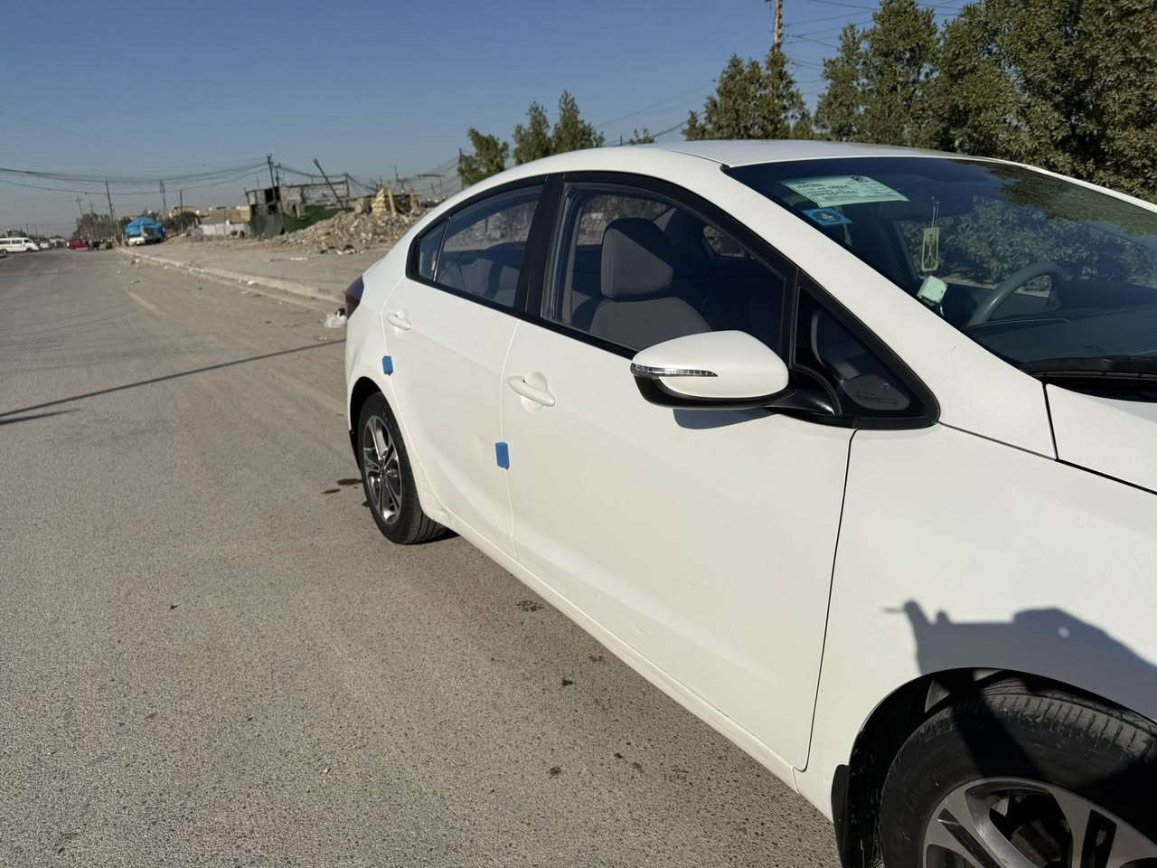 سلام عليكم للبيع كيا سيراتو موديل 2017 خليجية رقم بغداد الجديد مكينه 1600 دوش سياره مكفوله من صبغ وبارد ماشيه 77 الف مكاني بغداد الكرخ قرب تقاطع درويش رقمي *********** 
السعر 138$
