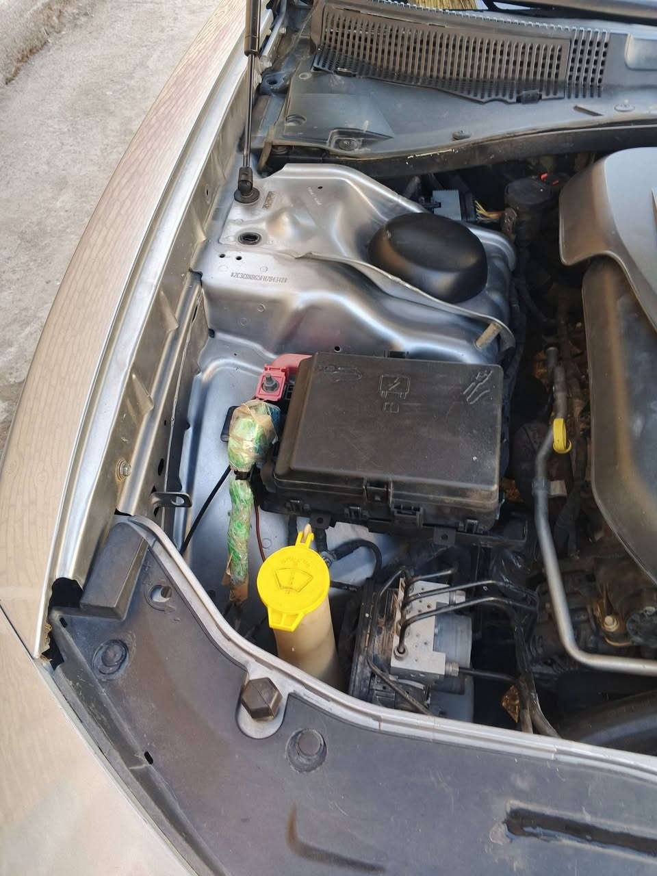 السلام عليكم سياره جارجر للبيع موديل 2015 اصل ب اسمي رقم بغداد حادثه چاملغ امامي جهة السايق سعره 170 وبيه مجال بسيط 
***********
العنوان الفضيله سوق الشيوخ
