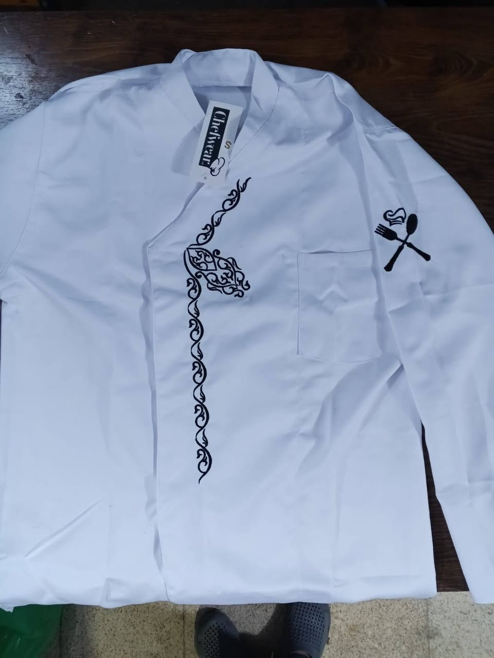 رجعنه وياكم بالموديلات الجميله والمرغوبه
ملابس مطاعم، قمصان مطاعم، 
توفر من جديد قمصان مطعم

قميص قماش قطني ميه بالميه قطن
قياساات 
S/m/L/xl/xxl/3xl
 القميص ردن ونص ردن
متوفر مريله، وطاقيه، وتيشرات، وتطريز، وزره، ✌️

متوفر سكراب قطعتين للعمال
 
في حال اخذتو سيت كامل عليه تخفيض 🩵

متوفر تطريز

متوفر سليبر  طبي رجالي 

للحجز مراسله واتساب ***********
توصيل بغداد 5
محافظات 5
