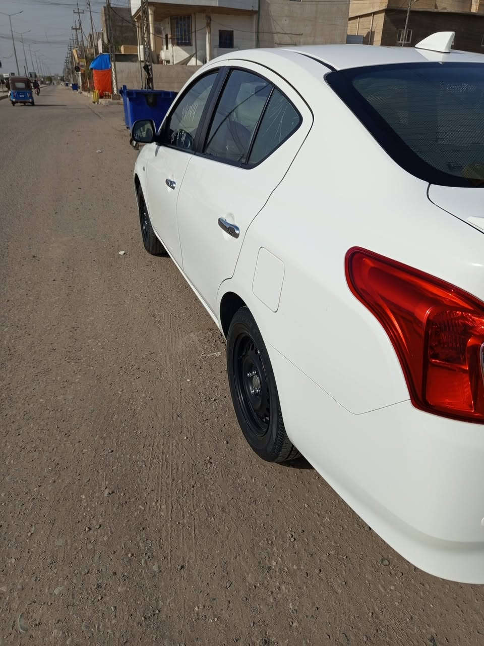 نيسان صني هندي 24لبيع سعر 123عنوان بصره ***********
