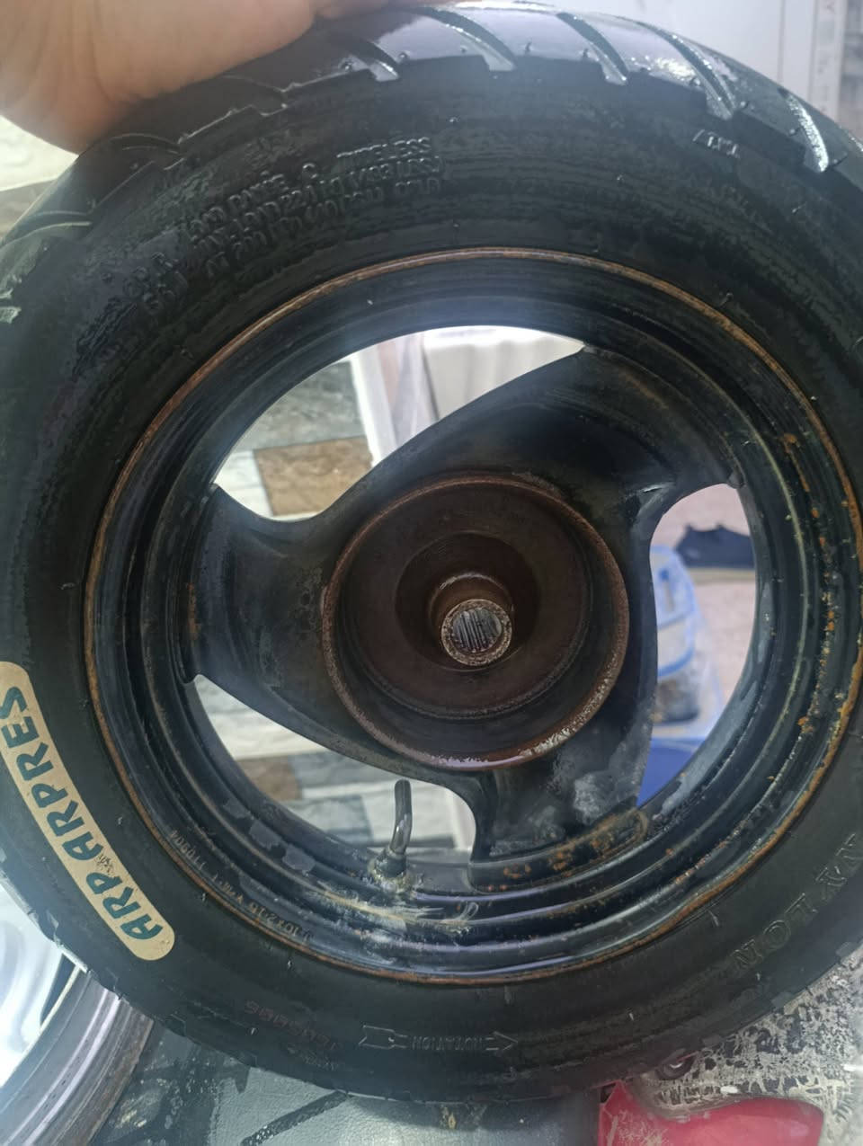 ويل ماكس مغولي امامي الرصاصي 
ويل ماكس عدله خلفي مع تاير نضيف بس بي بسمار ناعم هم يرهم للمنغولي 
قيم واخذ


**إذا كنت صاحب هذا الإعلان وتريد حذفه لأي سبب، رجاءا أرسل رسالة إلى الدعم الفني**