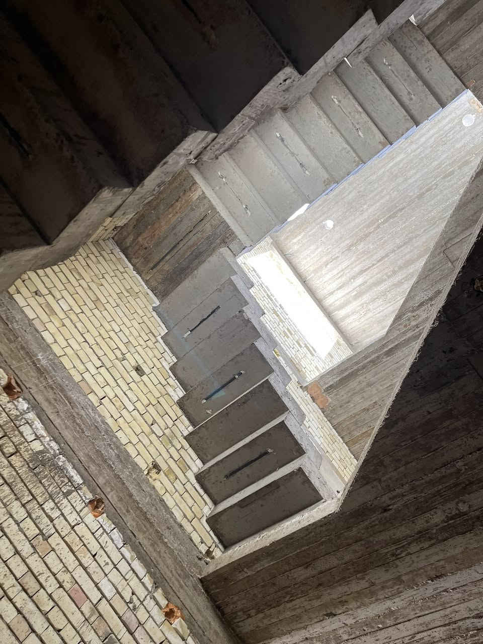 السلام عليكم ورحمة الله
هيكل 100م للبيع بناء جديد درجة اولى تنفيذ مكتب المدار العمراني موقعه بداية هوررجب جداً قريب من شارع هوررجب العام بمجمع النخيل خدمات كاملة وشارع عرضه 13 متر للاستفسار ***********
