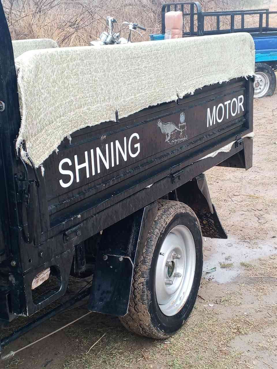 سلام عليكم ستوته للبيع موديل 23 اسود سعر 2مليونين وبيه مجال حك جيه بابل محاويل ناحيه الامام ***********
