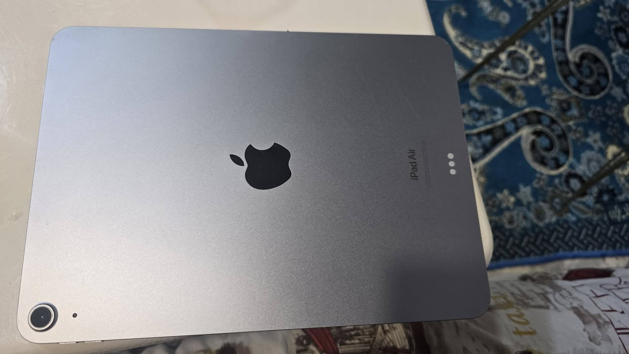 ايباد 11 للبيع  معالج M2 بطاريه 89 السعر ٥٠٠ قفل
