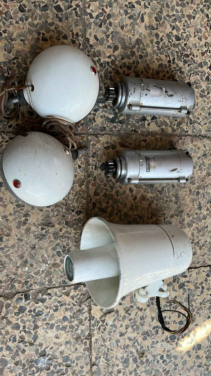 صافره  بلاديه صبغها نضيف مرا تدك مرا متدك 
فوانيس نضاف 
سلفات عل شغل بلاديات 
*********** للاستفسار
