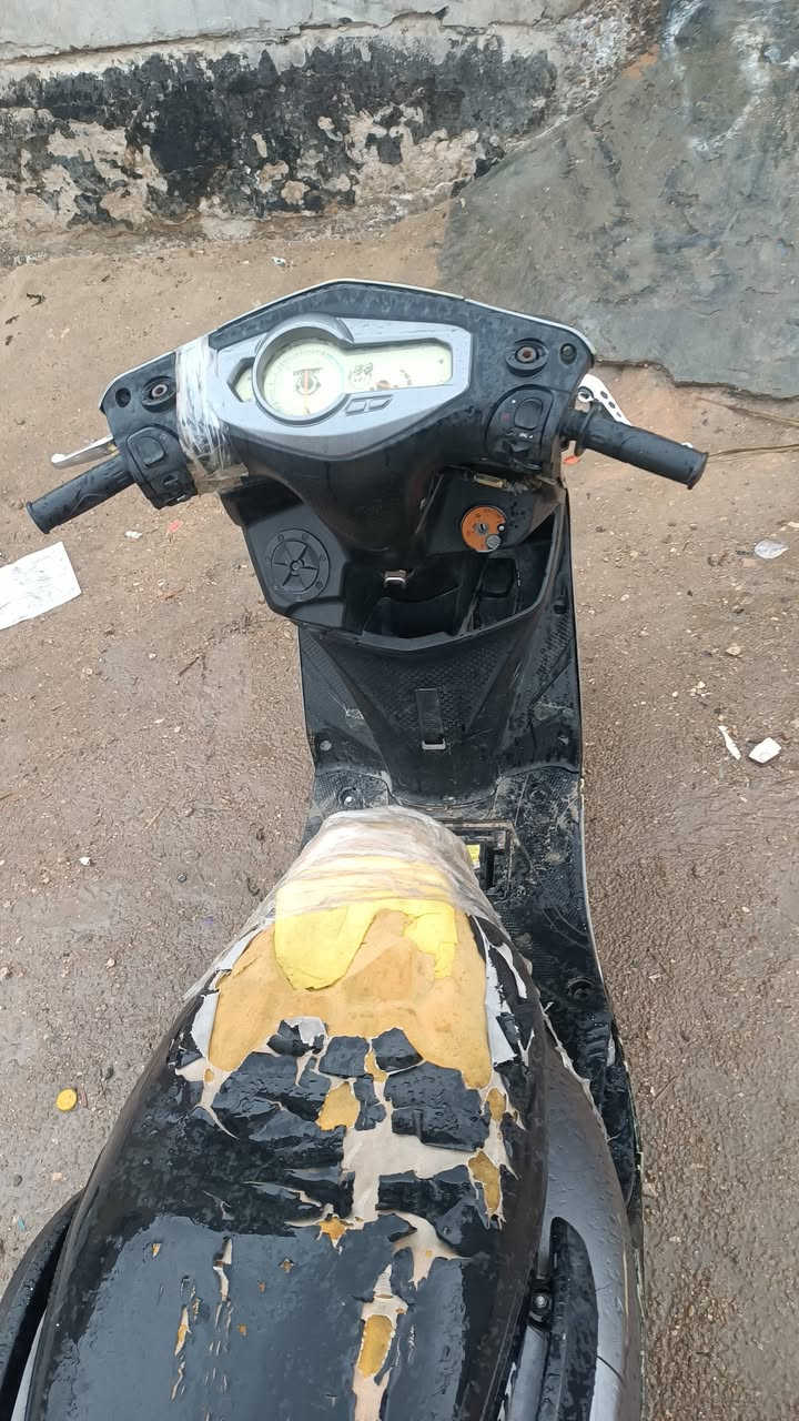 للبيع دراجه سكنس مكينة ماكس ياباني درجة شرط النضافة مال المكينة مامفتوحة الدراجة وتاخذ وتفحص ودراجة نكرة سلف بئي وقت كهربائيات كلة شغال بس الكفر تعبان شوية السعر 175بيهة مجال بصيط مكاني كربلاء حي النضال يم المستوصف 
 للتصال *********** متواجد واتساب كذالك
