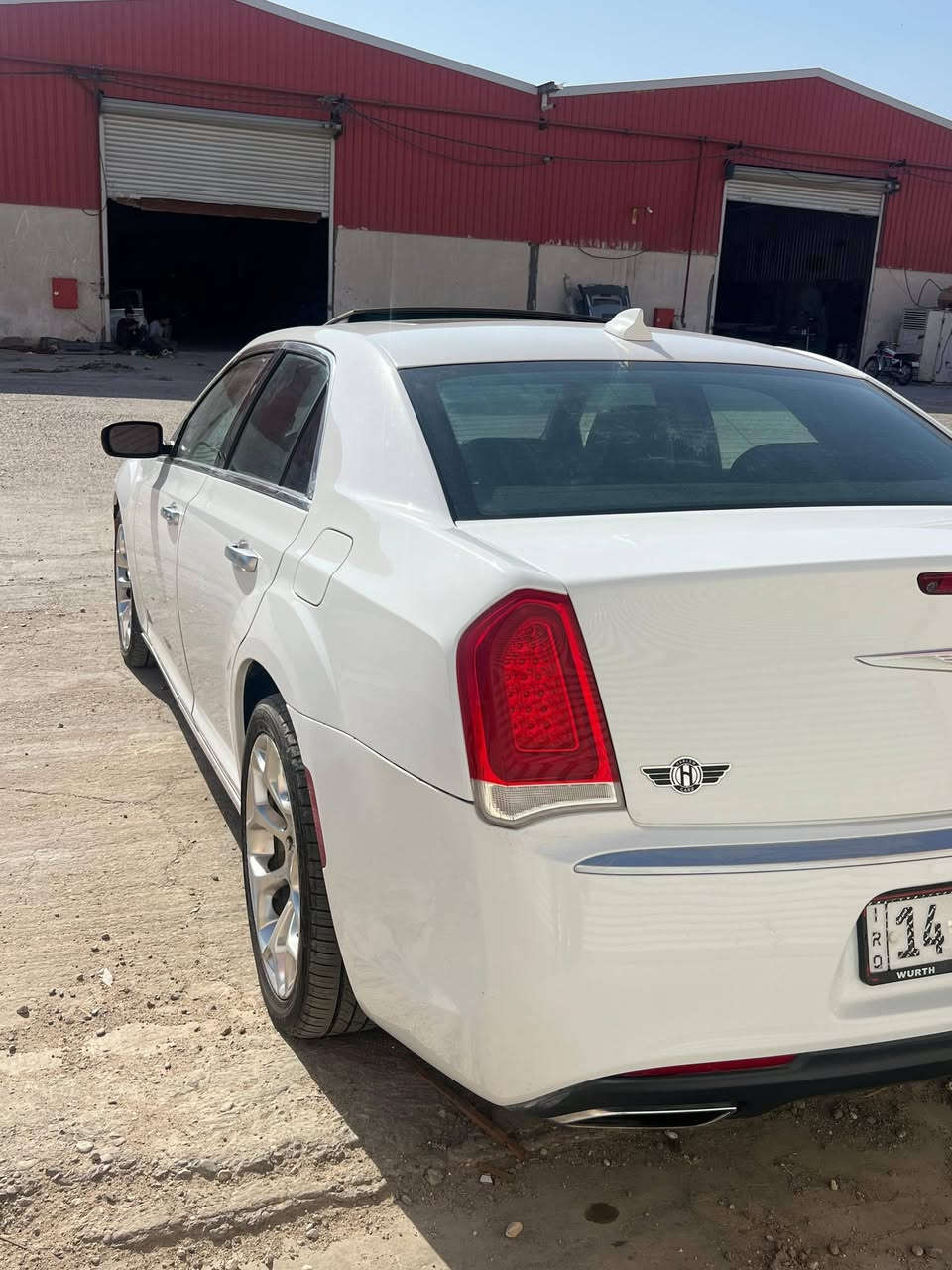 سلام عليكم
اوباما 2017دخول جديد ضباط رقم بصره بأسمي تحويل مباشر ثاني يوم ماشيه 100 محرك 6سلندر بلاتينيوم فول 
لايت متحرك كلاصلات حار بارد بانوراما سياره مواصفات معروفه  حادثه موضوح بصور صبغ ربع جاملغ امامي وشويه بجاملغ الخلفي. وجه بيه كلير بصفحه العبري باب العبريه  والي وراه وجاملغ خلفي بدون بدون حادث كلير ورش بدايت تكمه ايرباك سليم لغد سليم شاصي راديترات كله ع وضع شركه سياره بعدهي بريحة الشركه صار شهر من دخلت العراق
***********
مكان سياره بصره
