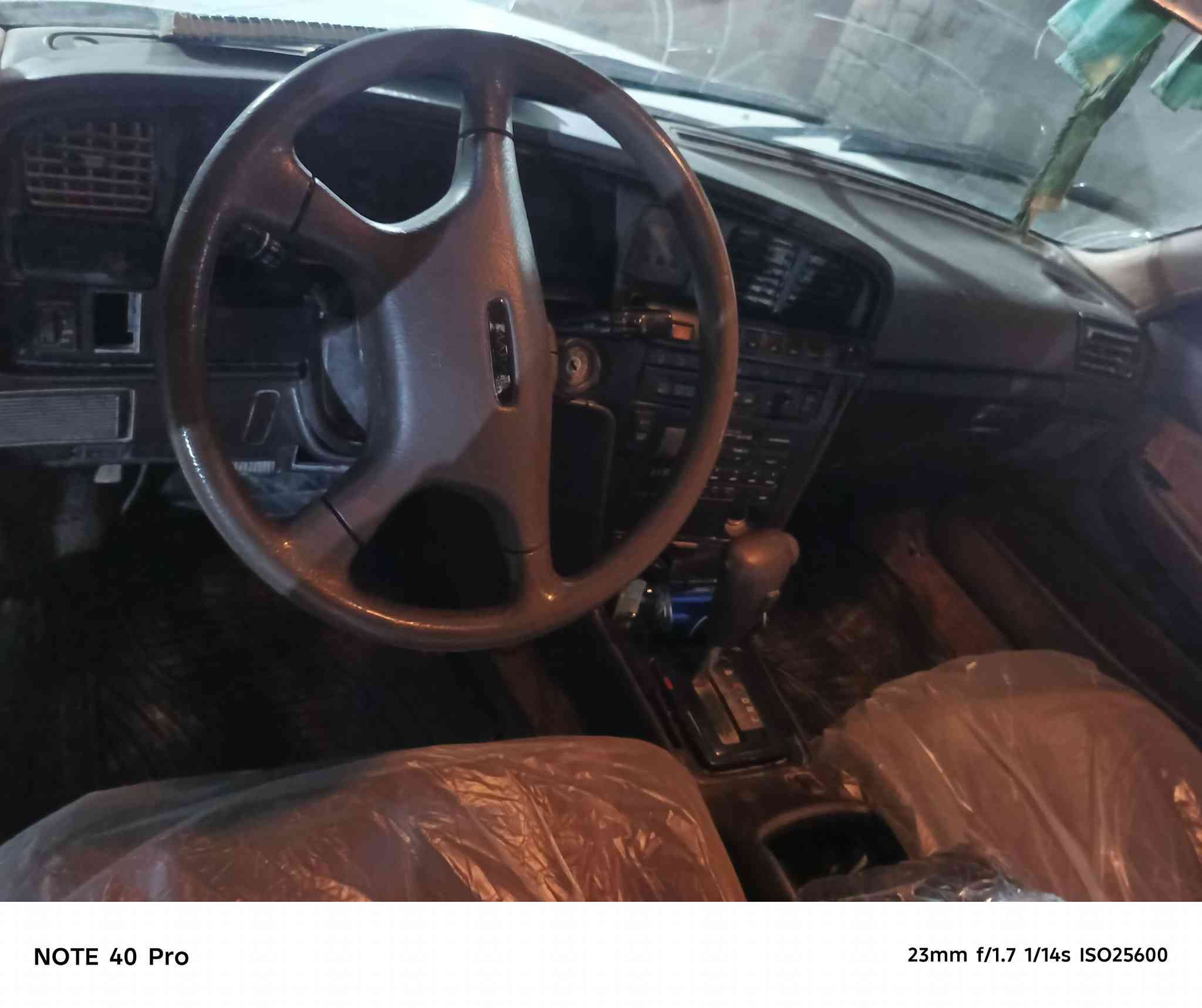 سلام عليكم سياره مارك للبيع موديل ٩٢ تكم كير محرك كفاله بيها شي قليل صبغ جاملغ خلفي وباب سايق قليل جدا رقم كربلاء سعر ٥٨ للاتصال ***********
