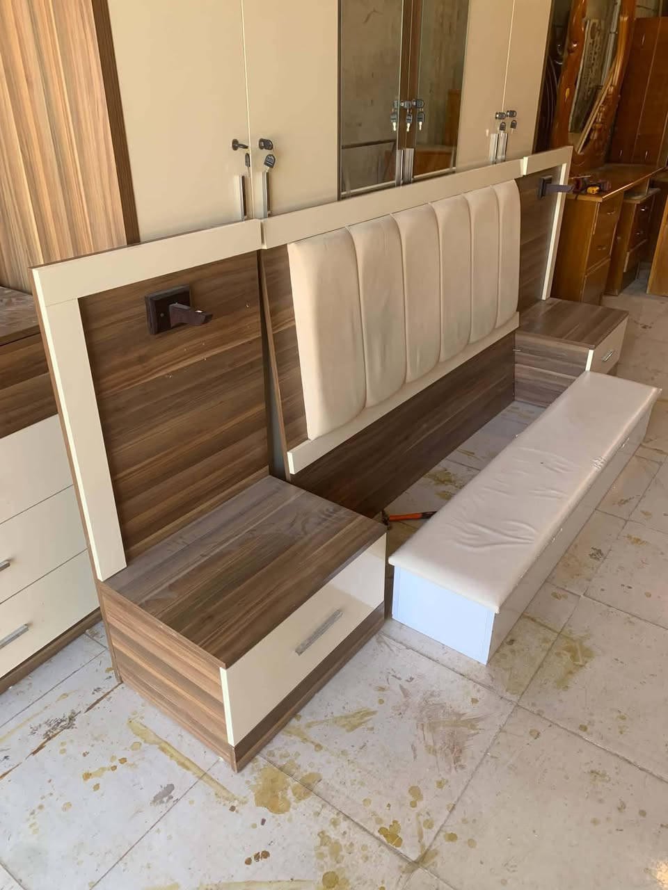 غرفه اخشاب سعر 400 بي مجال


**إذا كنت صاحب هذا الإعلان وتريد حذفه لأي سبب، رجاءا أرسل رسالة إلى الدعم الفني**