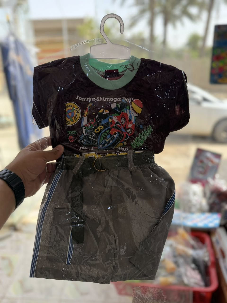 كشخة العيد والمناسبات بدأت في لمسة فن! 🏎️💨

لأبطالنا الصغار، وفرنا لكم طقم (تراكسود ولادي) بتصميم رياضي مميز ونقشة الدراجات النارية اللي يحبها الأطفال. خامة قطنية مريحة تخلي طفلك يتحرك بحرية وبأجمل إطلالة.

📏 القياسات المتوفرة: L - XL - XXL

🎨 الألوان: تشكيلة واسعة من الألوان الزاهية (أحمر، أخضر، ماروني، نيلي، بيجي).

📍 موقعنا: بابل - الحلة - حي العسكري - قرية فزع (قرب كلية العلوم للبنات).


**إذا كنت صاحب هذا الإعلان وتريد حذفه لأي سبب، رجاءا أرسل رسالة إلى الدعم الفني**