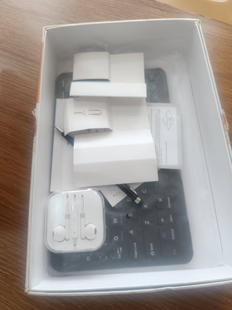 ايباد تيكلاست p50 
ذاكرا 128 
رام 12 
يدعم سيم كارت 
يشغل كل الألعاب بسلاسة 
شاشه 11انج 
بطاريه 8000
غراضه كامله 
نضافه 100 
السعر 230 استفسار 
*********** النجف, العراق
