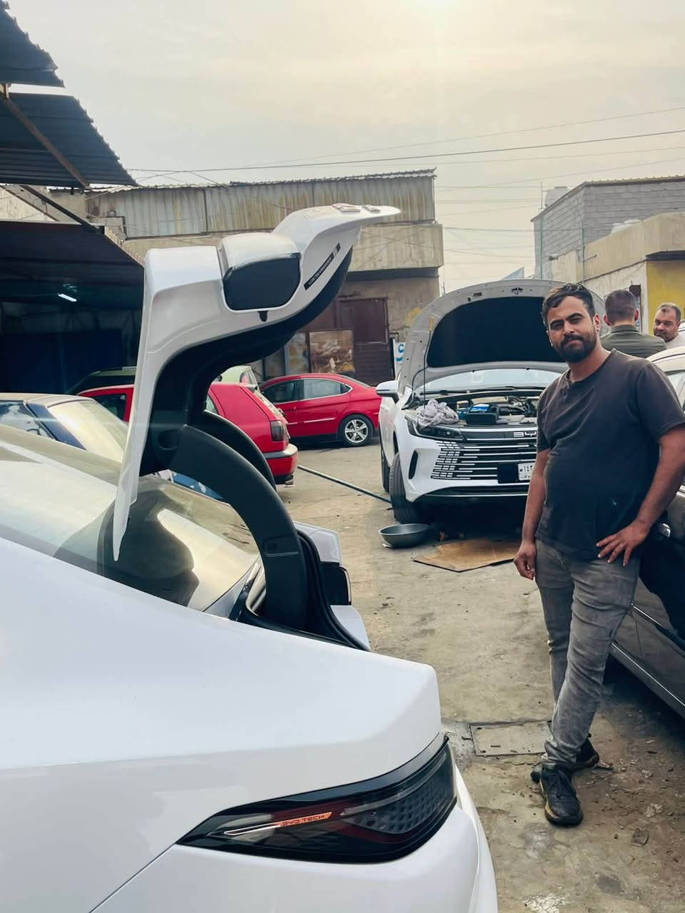 سلام عليكم يتوفر صيانه السيارت. #الشانجان و #BYD 
وجميع انواع السيارات الحديثه 
البياع حي الصناعي شارع الخامس 
***********

