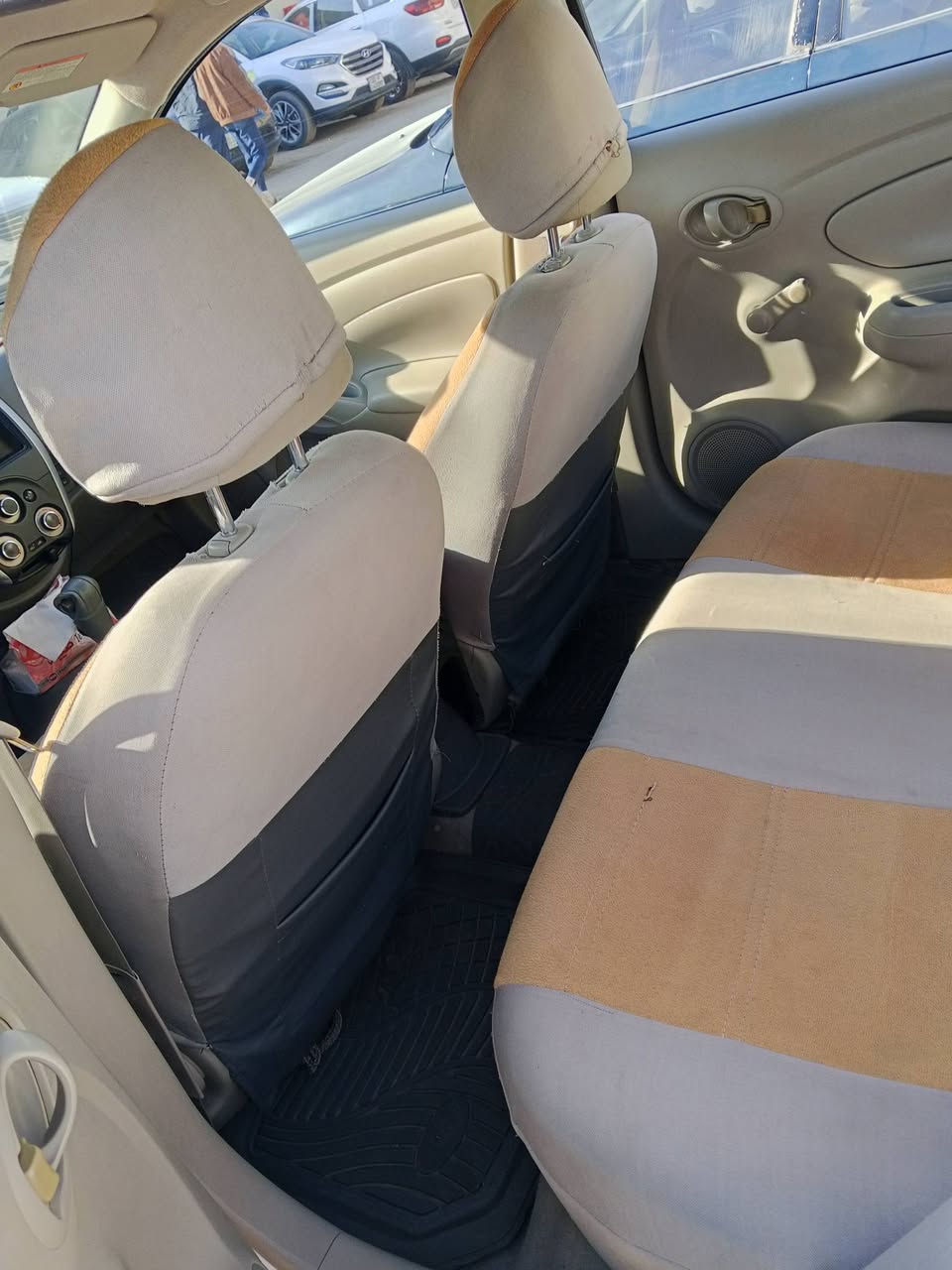 السلام عليكم
نيسان سني هندي موديل 2020
ماشية 96 الف 
مكفولة عدا رصعة بسيطة باب سائق والجاملغ الامامي 
رايدها ب 107 وبيها مجال بسيط 
للتواصل ***********
