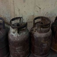 قناني غاز • اعلى تعليق