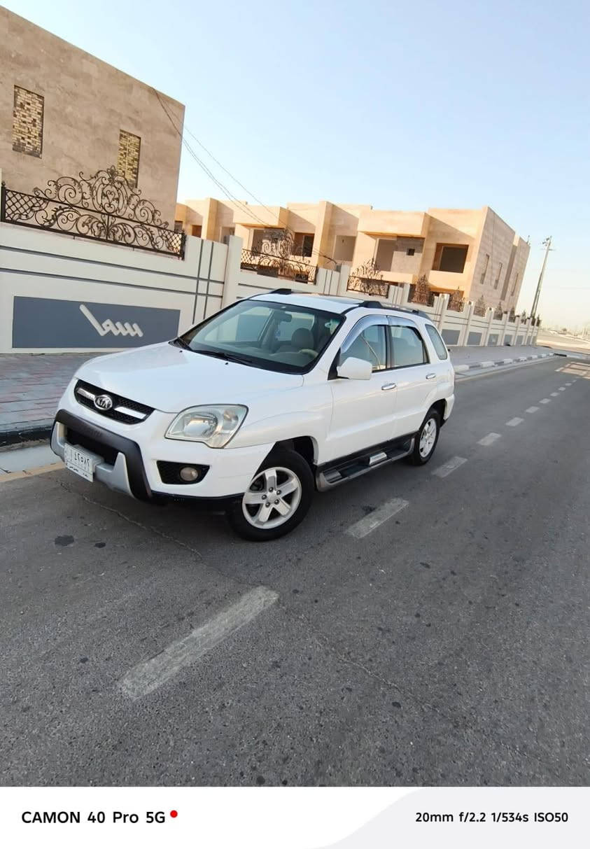 سلام عليكم سياره نوع سبورتج خلجيه مديل 2009 السياره جاهزه كير مكينه حداديه تخم تاير تبريد كله مكفول السياره جاهزه من كلشي السياره كفاله عامه من كلشي مكينه 2000 دوش فول موصفات وحد عله واحد السياره جاهزه وجديده السعر 113  وبيه مجال العلوان كربلاء بيع فقط رقم الهاتف***********
