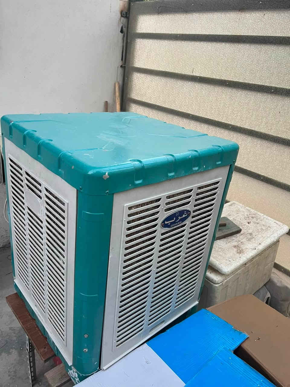 للبيع مبردة غَرَب (GHARB) اخت الجديييدة
الهوه مالتها قوي كلش و تبريدها يخبلل 

✔️ شغالة وحالتها جيدة
✔️ تبريد ممتاز
✔️ مناسبة للبيت، المحل، أو الورشة
✔️ كلها نظيفة وما بيها مشاكل تذكر

💰 السعر: من الاخير ١٠٠ الف بدون ما ادوخك و تعال خاص

بهالسعر صعب تلكه مبردة بهالحالة، وتاخذها وتدعيلي 🤍

📩 للاستفسار أو الحجز راسلني على الواتساب او ماسنجر
***********
