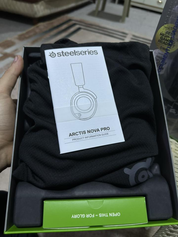 للبيع وحش الصوتيات SteelSeries Arctis Nova Pro - نسخة Xbox 🎧🔥

لعشاق الصوت النقي والاحتراف في الألعاب، متوفرة الآن السماعة الغنية عن التعريف والحاصلة على جوائز عالمية (IGN Best High-End Gaming Headset).

✨ المواصفات والمميزات:
• الموديل: Arctis Nova Pro (سلكية).
• نظام الصوت: تأتي مع جهاز GameDAC Gen 2 لتقديم دقة صوت عالية جداً (Hi-Res Audio Certified).
• التوافق: مصممة خصيصاً للـ Xbox وتعمل بكفاءة تامة أيضاً على PC.
• الميكروفون: عازل للضوضاء بتقنية الذكاء الاصطناعي لصفاء تام في المحادثات.
• الحالة: مستخدم قيل جدا /نظافة فول (كما موضح بالصورة).
✅ تجربة صوتية محيطية وتفاصيل دقيقة جداً تخليك تسمع خطوات العدو قبل ما يشوفك.
💰 السعر: [275]وبي مجال
📞 للتواصل: [***********].
توصيل مجاني
