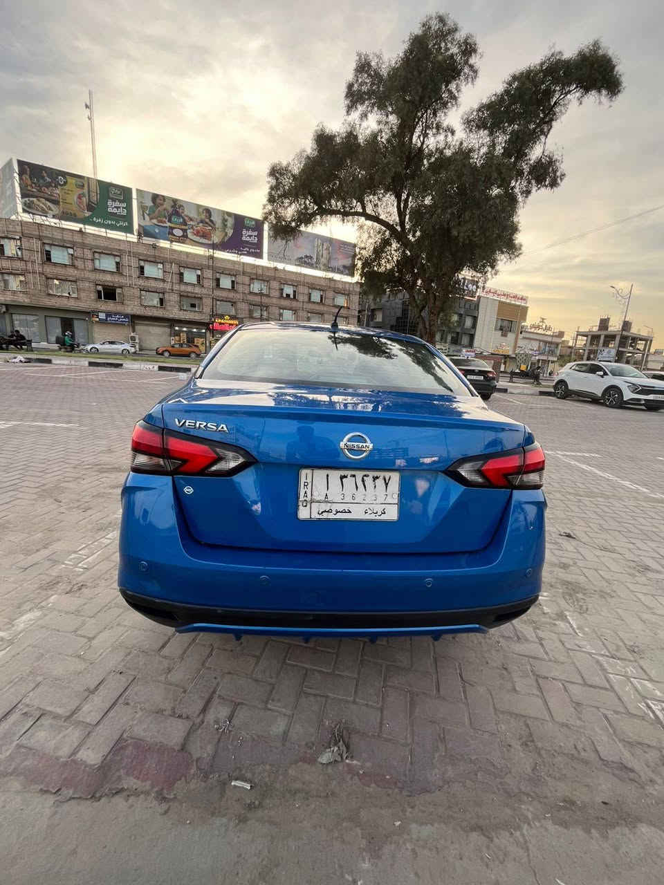 نيسان فيرسا 2021 بيها جاملغين و بنيد بيها شويه تكحيلات وبداية شاصي
مواصفات تحكم ستيرن جهتين شاشة لمس بلادي حساسات امامي خلفي مانع اصطدام مانع انزلاق تثبيت مسار 
95 وبيها مجال
***********
