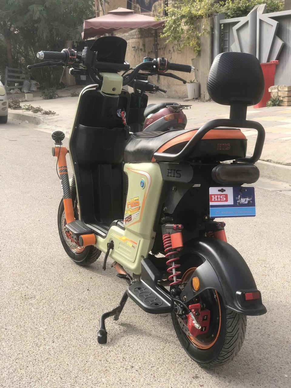 دراجه شحن الدراجه حلوه و مرتبه و عاليه ما تصرف شحن اسم الدراجه r9برو الدراجه اي نقص ما بيه سعر اتصل عل رقم و اجاوبك ***********
