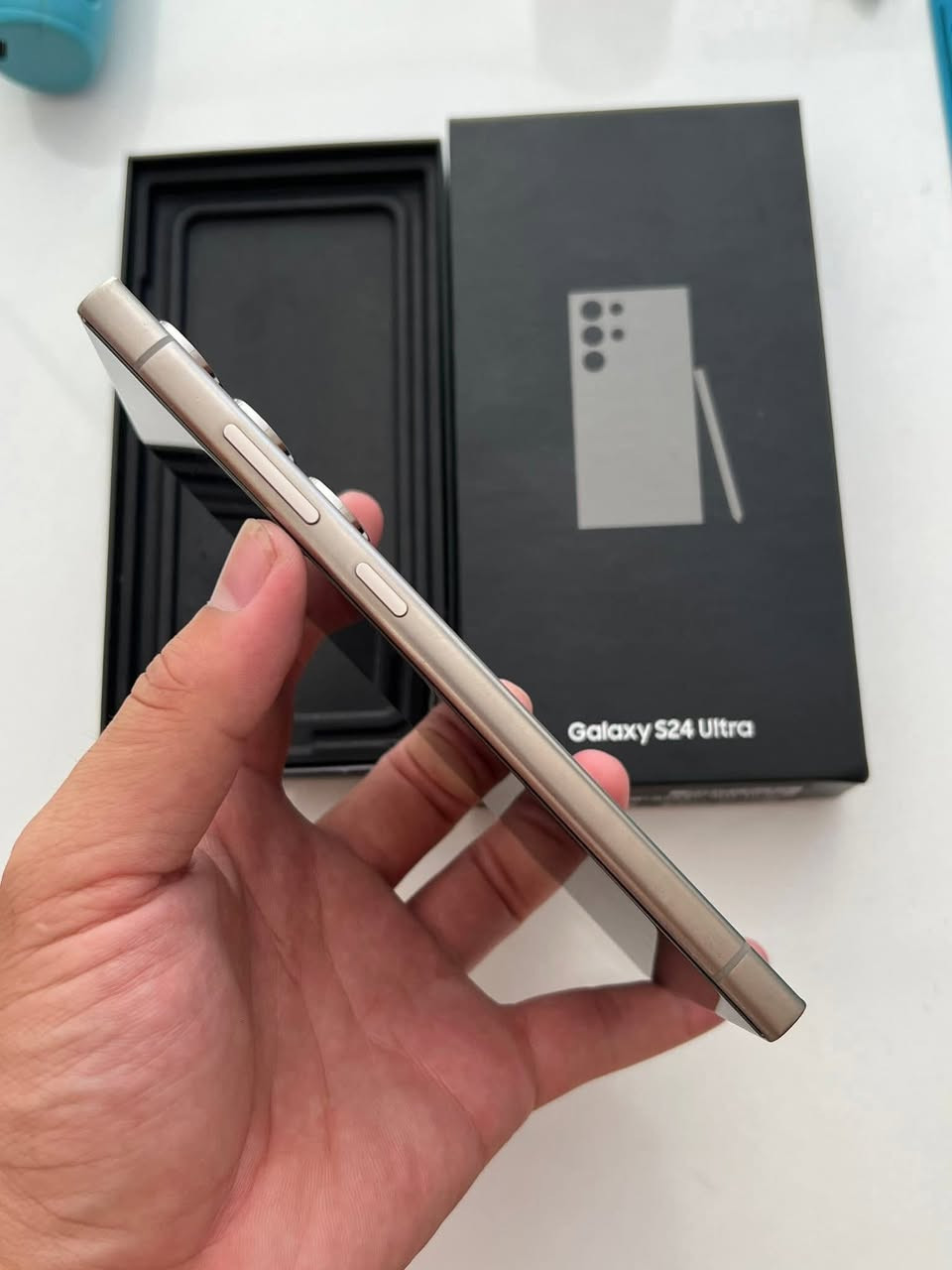 24 الترا ذاكرة 256 كامل ملحقات كارتون والشاحن الأصلي ويا
نظافة 100%
سعر 730🔒
توصيل غير متوفر


**إذا كنت صاحب هذا الإعلان وتريد حذفه لأي سبب، رجاءا أرسل رسالة إلى الدعم الفني**