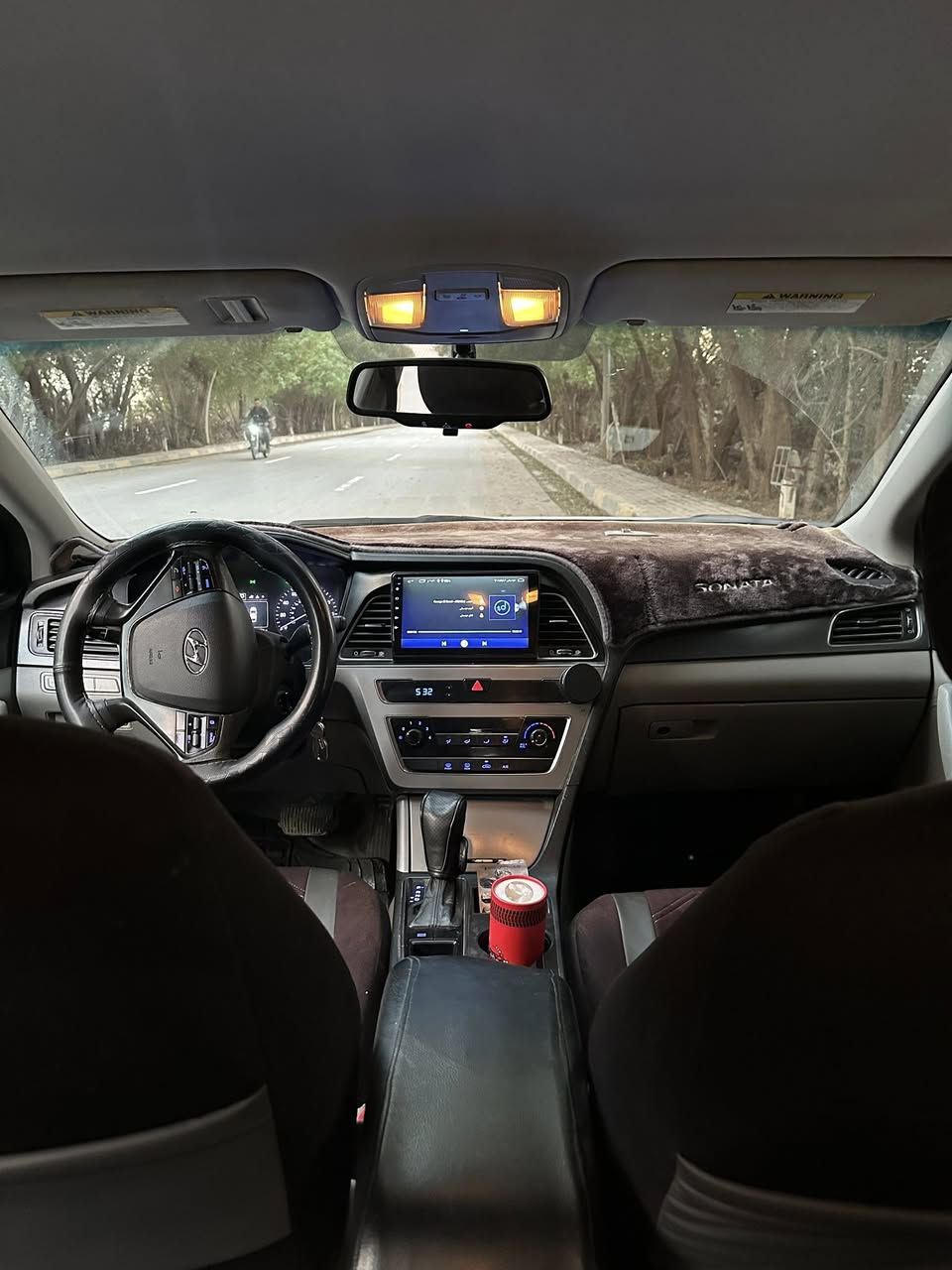 سوناتا2015
السياره باسمي مكفوله من الكير والمكينه والحداديه والكهربائيه والتبريد ومكفوله من الكص والكلبه 
بيه 3قطع 
القماره غير مصبوغه 
الرقم ***********
الرقم ***********
السعر 105
