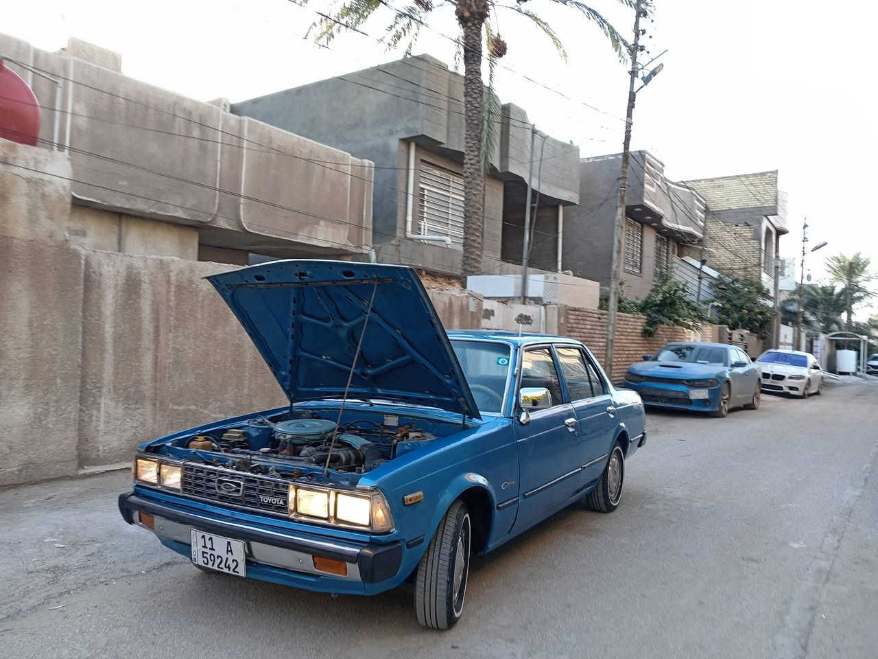 كرونه 1980 سياره مصبوغه للجماليه مكينه بلادي وكير عادي على الشركه بلادي حداديه امامي وخلفي جديد كهربائيات عل شركه تبريد ثلج رقم انكليزي بغداد شرط تحويل ***********
