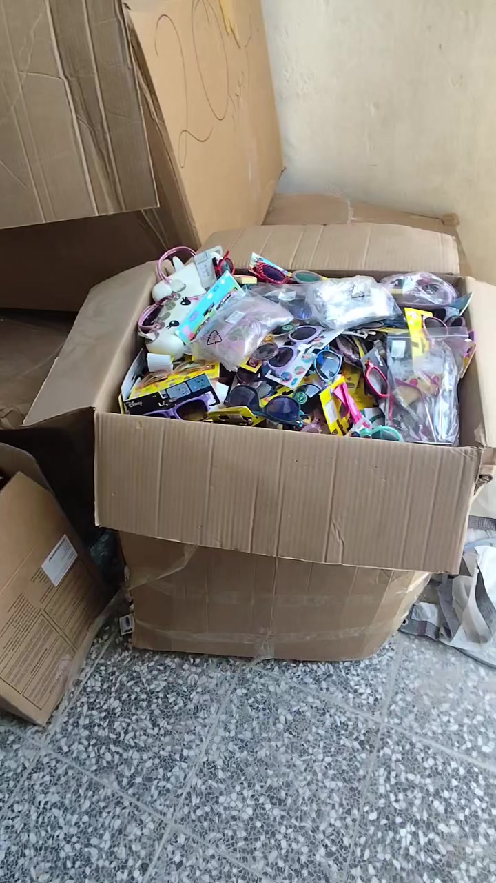 نظارة طفل بعدة أشكال وألوان وأنواع مختلفة 😍✨🆕


**إذا كنت صاحب هذا الإعلان وتريد حذفه لأي سبب، رجاءا أرسل رسالة إلى الدعم الفني**