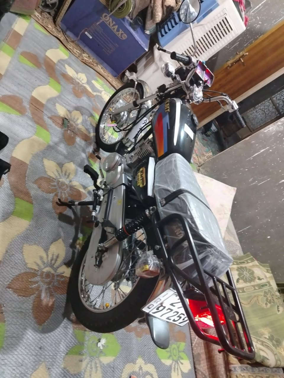 سلام عليكم... دراجه للبيع رقم وسنويه (الرقم واسط) تعمير جديدي كله شلامجه شاصي (2012) مكفوله من كلشي.... سعر واحد و٤٠٠ *********** مكان ناصريه قضاء الفجر
