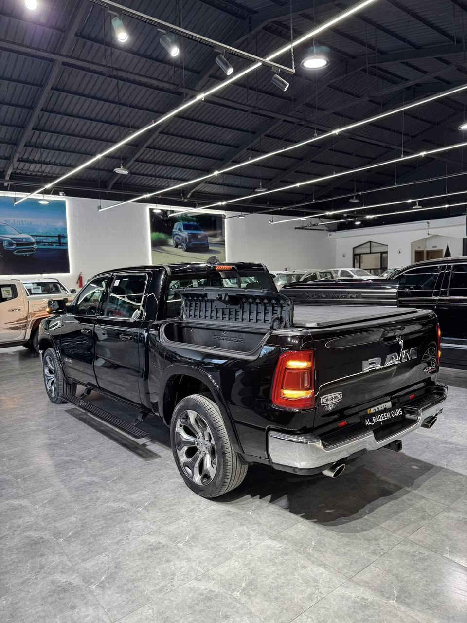 Dodge Raam
دوج رام 

وكالةهارلم 

مواصفات فول فول ليميتد 

موديل 2024 

ماشية 32 km 

محرك 8 سلندر 5.700 

باب طويل بودي قصير 

العنوان : اربيل - مدينة المعارض - مقابل شركة هارلم 
شركة الرقيم لتجارة السيارات 

للتواصل واستفسار 

‭0771 423 2560‬
