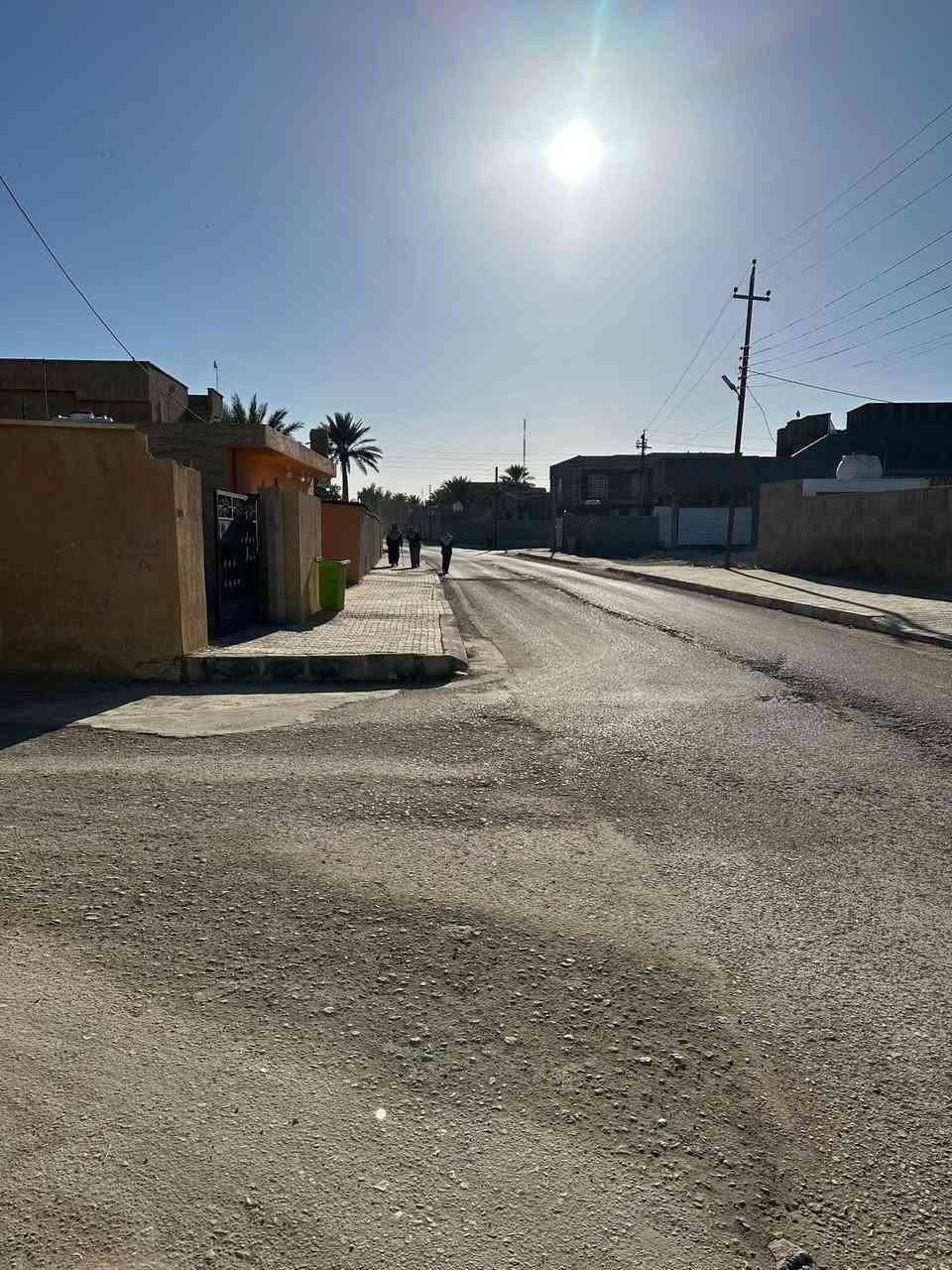 دار للبيع - حديثة منطقة السراي وادي الخمسة قرب مسجد السنة
يتكون الدار من طابقين - الطابق الأول ديوانية سقوف ثانوية - هول سقوف ثانوية كليدور
غرف نوم عدد واحد ١
ممر داخلي
مطبخ
حمامات داخلية وخارجية
الطابق الثاني ثلاث غرف مع مجمع ممر
كراج
محلات عدد ٢
بناء الطابق الأول حجر
بناء الطابق الثاني بلوك كبس
جنس العقار طابو صرف - تنازل مباشر
المساحة الكلية ٨٤٦ متر
للمزيد من التفاصيل يمكنكم الأتصال على الرقم ***********
