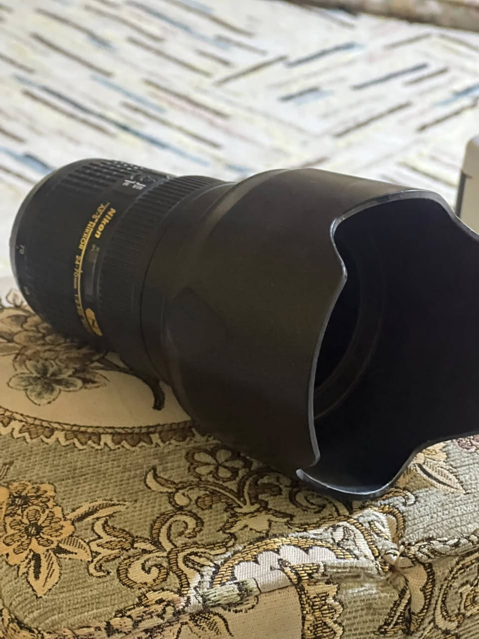 للبيع عدسة نيكون رنك ذهبي 
24-70  نضيفه كلش 
السعر 600 الف
مكاني البصرة 
***********
