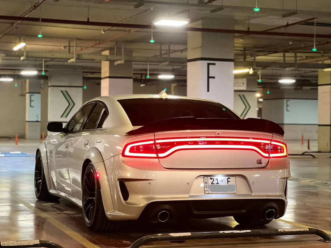 سلام عليكم
للبيع دوج جارجر
 DODGE CHARGER Scat Pack WIDEBODY 6.4
وايد بدي اصل 
مديل 2022 فول عدا الفتحة
السياره كلش جديده بمعنه الكلمه 
حادث بسيط بنيد فقط بدون دواخل 
السياره ستوك ماشيه 67km فقط 
مكابح رياضية (برمبو) 
لايت LED 
اللايت زنون 
نقطة عمياء 
كزوز سستم 
حساسات خلفية 
سستم صوت ALPINE 
كشنات حضن
ذاكرة لحفظ وضعيات الجلوس (ميموري) 
المقاعد الأمامية تبريد وتدفئة 
تدفئة ستيرن 
شفتات ستيرن
وباقي المواصفات المعروفه
تحويل او وكاله ثاني يوم 
السعر 29.500 وبيهة مجال 
مكاني بغداد 
***********
